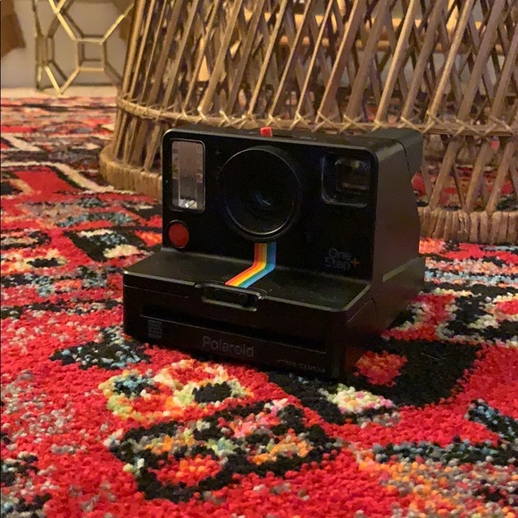 Polaroid OneStep+ camera - Picture 1 of 4